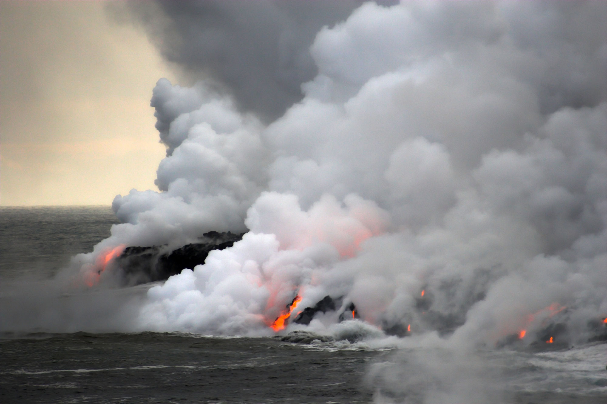 Hawaii Volcanoes - Photos, Stats & Descriptions from all main islands